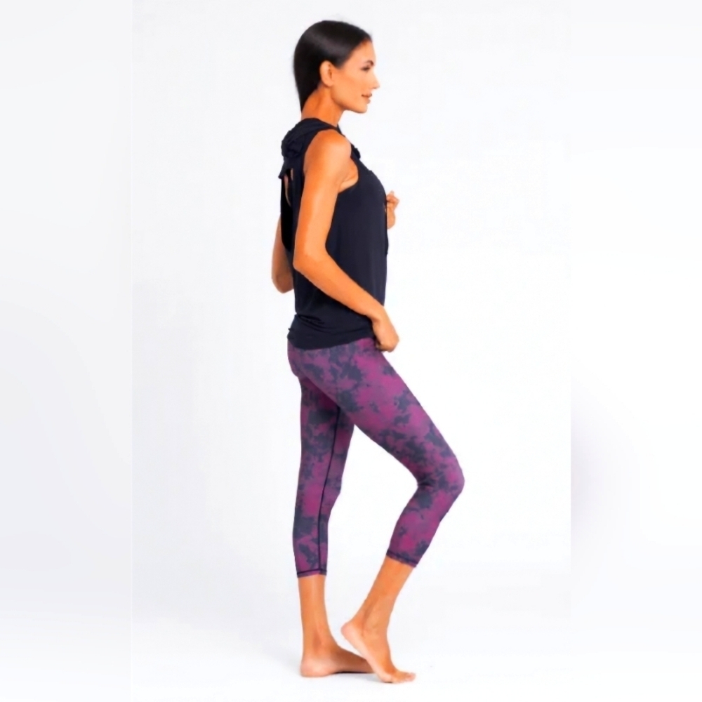 NWOT | Sol and Mane | Women's Alana Moon Tides Legging | Red/Black/Plum | Medium - Picture 4 of 14